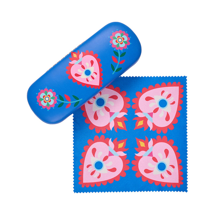 Fiesta Heart glasses case and matching cleaning cloth – hard shell protective case with bold heart design (15 × 6 cm).