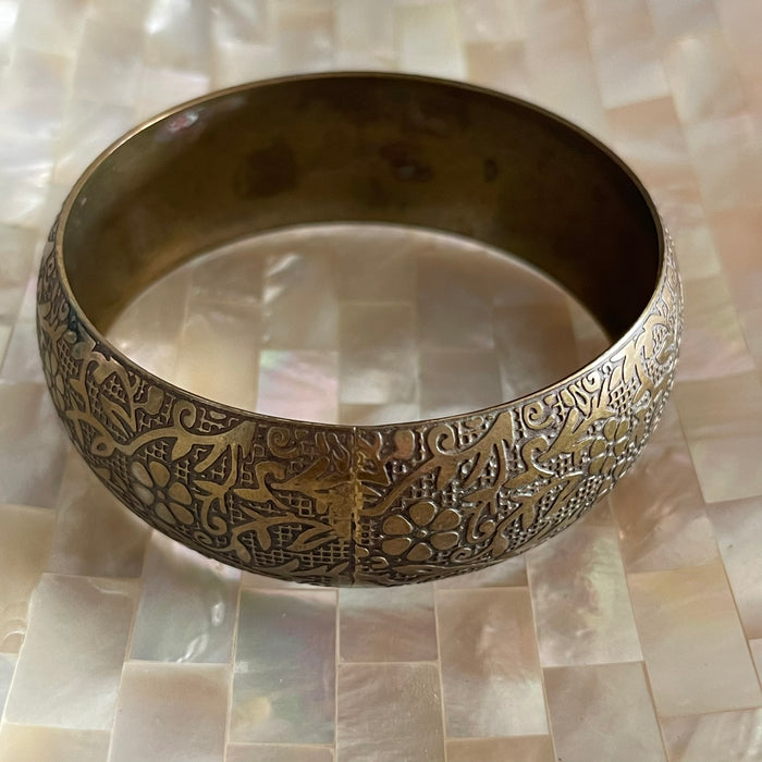 Floral Pattern Bangle