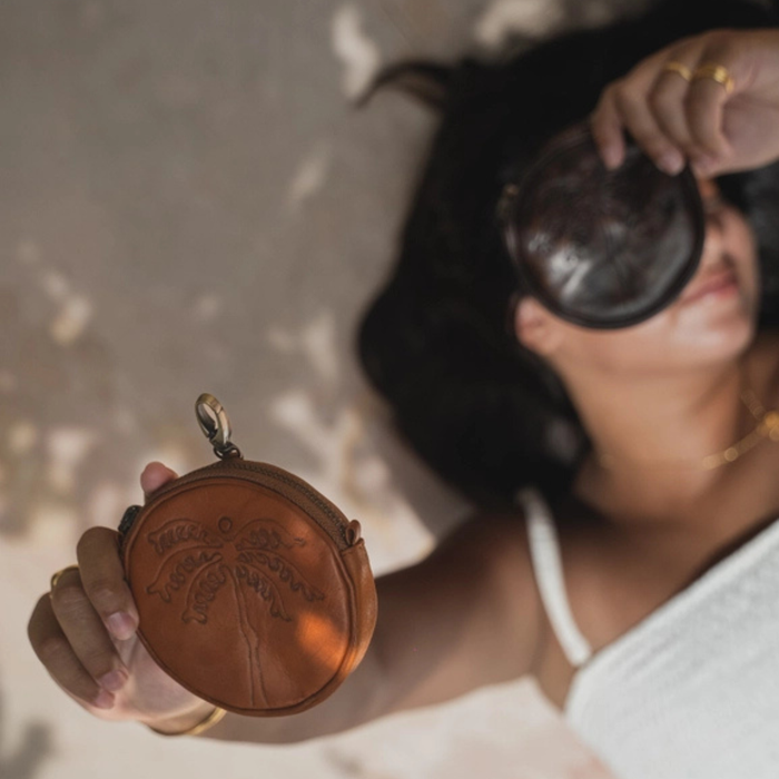 Palms Purse - Vintage Brown or Vintage Tan - close up | Travel & Tide