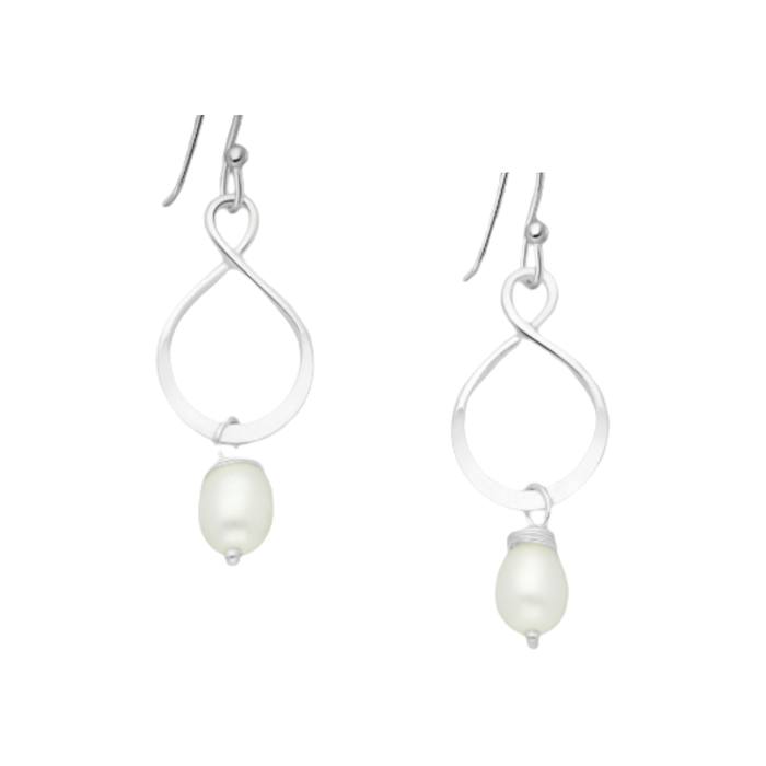 Pair of 925 sterling silver infinity earrings decorated with freshwater pearls on white background – elegant coastal-inspired jewelry by Travel & Tide.