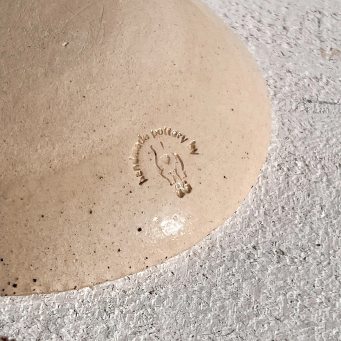 Soleil medium flat palm bowl with hand-pressed palm tree motif