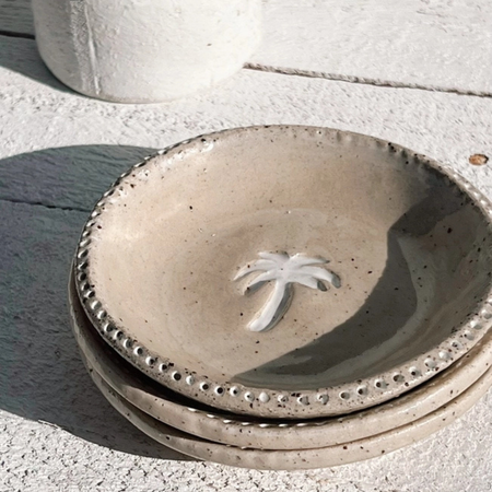 Soleil medium flat palm bowl with hand-pressed palm tree motif