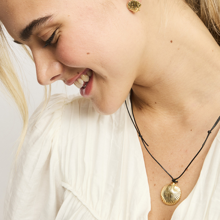Marine Scallop Shell Rope Necklace – Silver or Gold